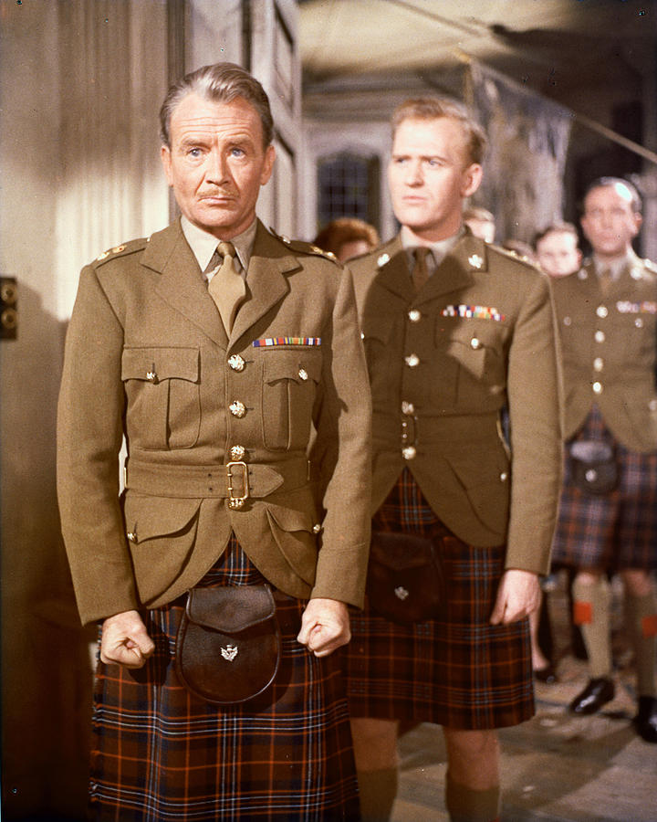 john-mills-in-tunes-of-glory-silver-screen